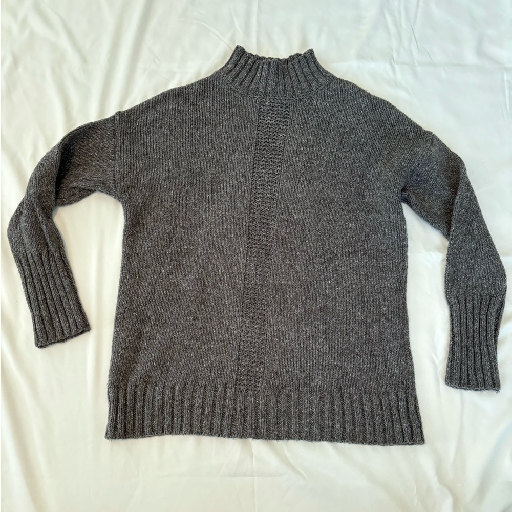 Women’s Dakini Sweater Size Medium